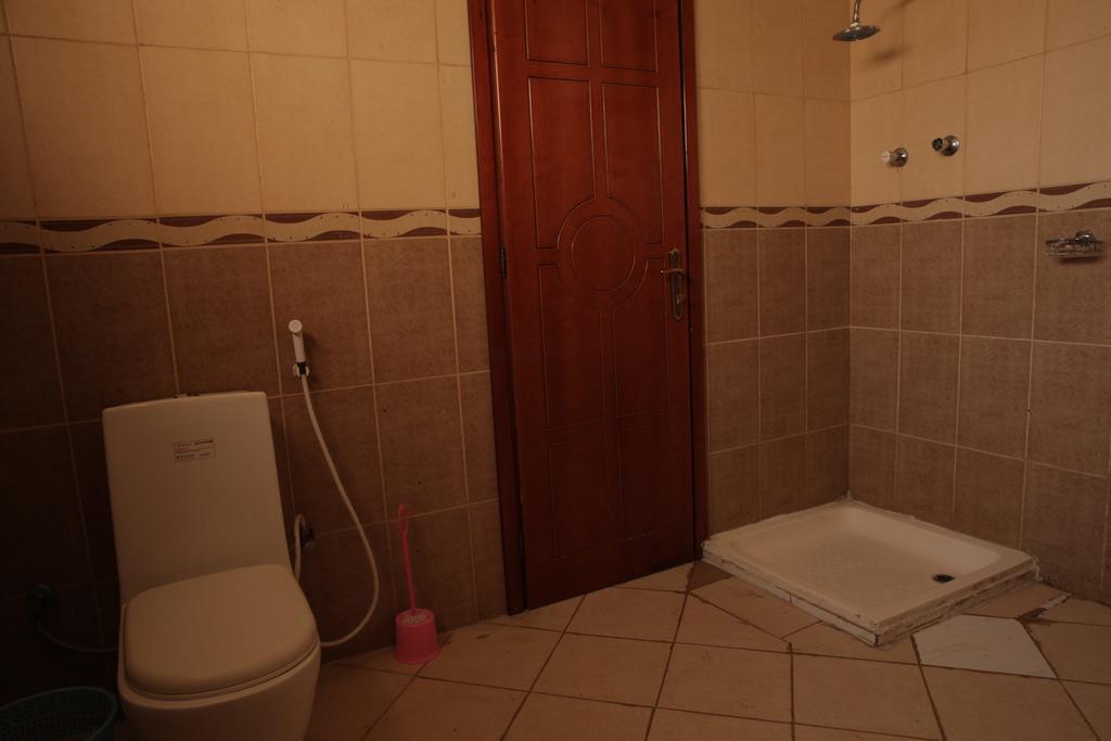 251 Budget Guest House Lege T'afo Екстер'єр фото