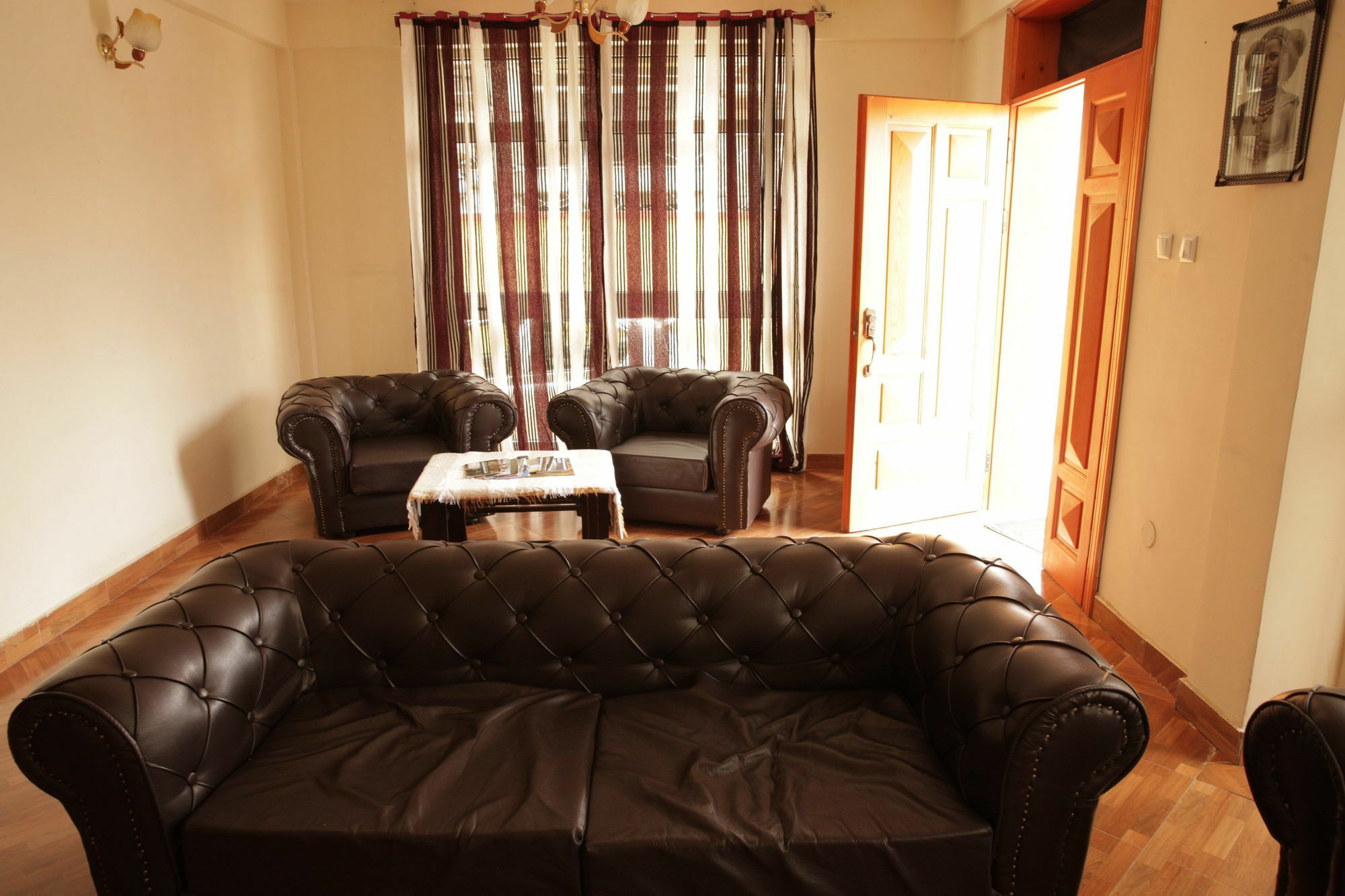 251 Budget Guest House Lege T'afo Екстер'єр фото